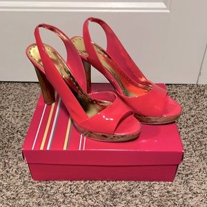 BCBG pink and wood grain platform heels size 10